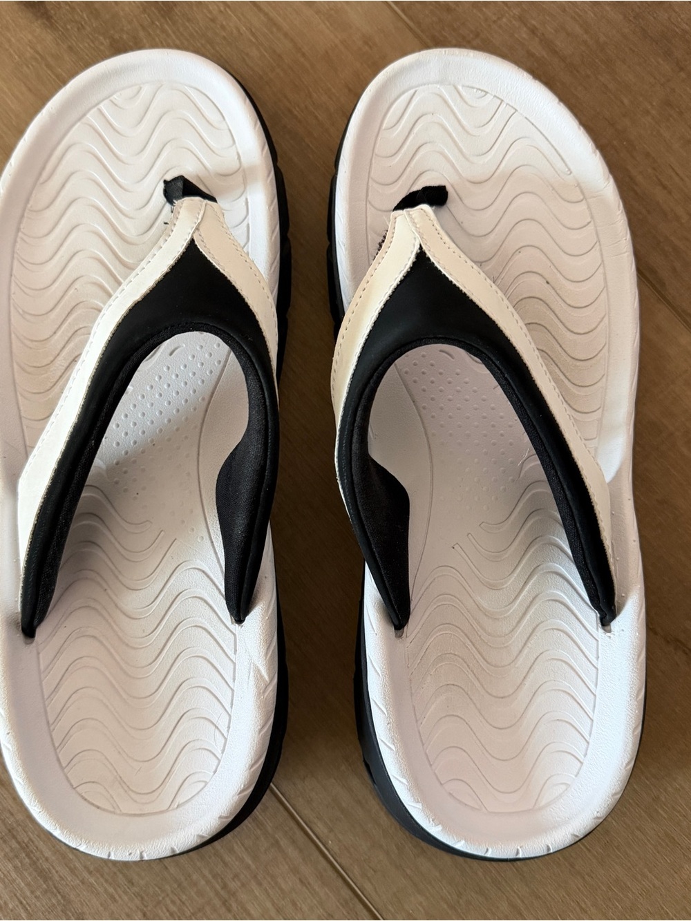 Sintetico Flip Flops Women Size 9 Black & White Beach Pool Summer - Picture 5 of 8